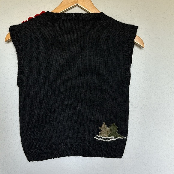 Vintage Berek hand-knit sweater vest - Picture 2 of 6